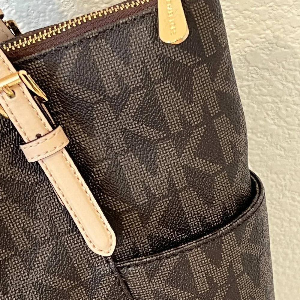 Michael Kors MK Signature and authentic  Shoulder Tote Bag - Picture 8 of 16